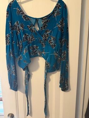 Express Teal Floral Tie-Front Crop Top